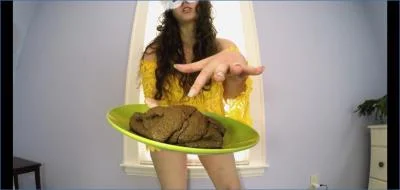 Love Rachelle Stars in Filthy Femdom Pooping Video for True Copro Fans