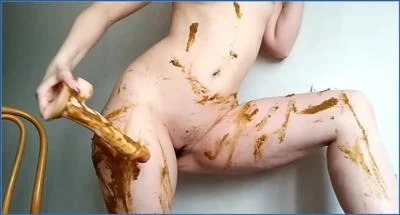 Scat Porn: Nastygirl's Poo on Dildo Play and Long Smearing with Hardcore Piss Pooping