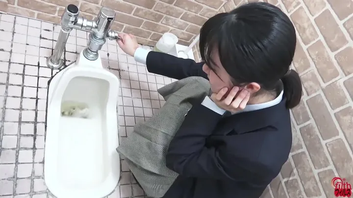 Candid Shitting Scat Run Captured in Hidden-Camera Scat Videos